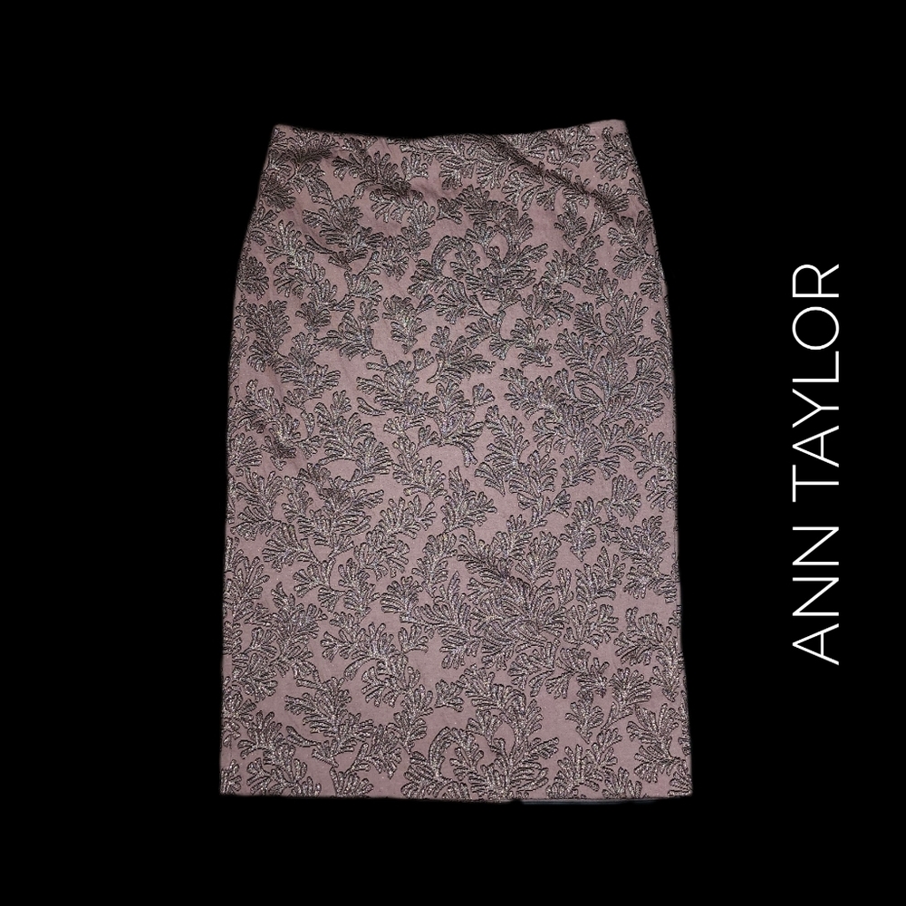 Ann Taylor | Blush Embroidered Pencil Skirt